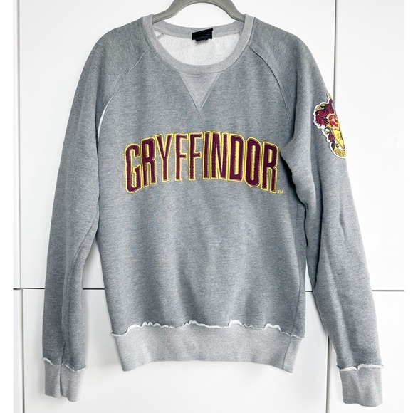 Harry Potter Gryffindor Sweatshirt Universal Studios Collegiate Letter Size XS - Picture 1 of 6